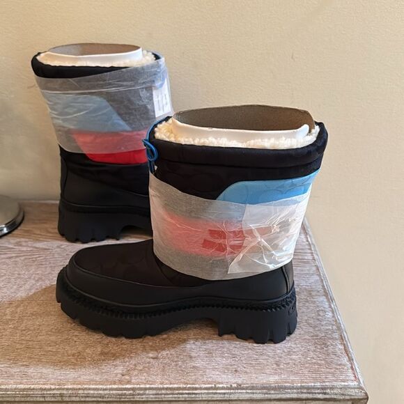 Coach Puffer Snow Boot- Navy Signature- Size 6 B- NIB - Picture 4 of 7